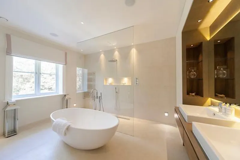 Luxurious Sheen family house, D2225 (photo 34)
