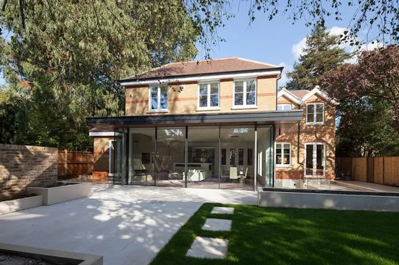 Luxurious Sheen family house, D2225 (photo 56)