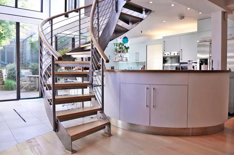 Staircase at Wandsworth family house, B1697 (photo 17)