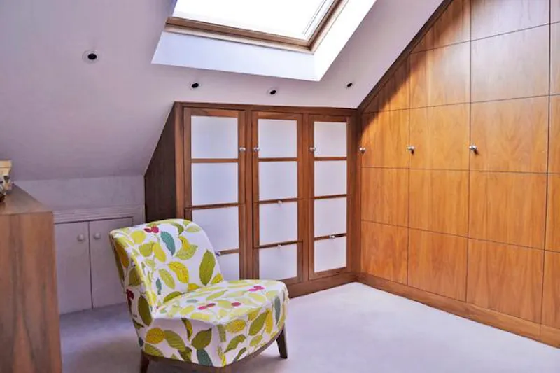 Dressing room at Wandsworth family house, B1697 (photo 37)