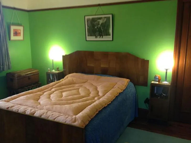 Bedroom at Film location D2226 in Scotland (photo 18)