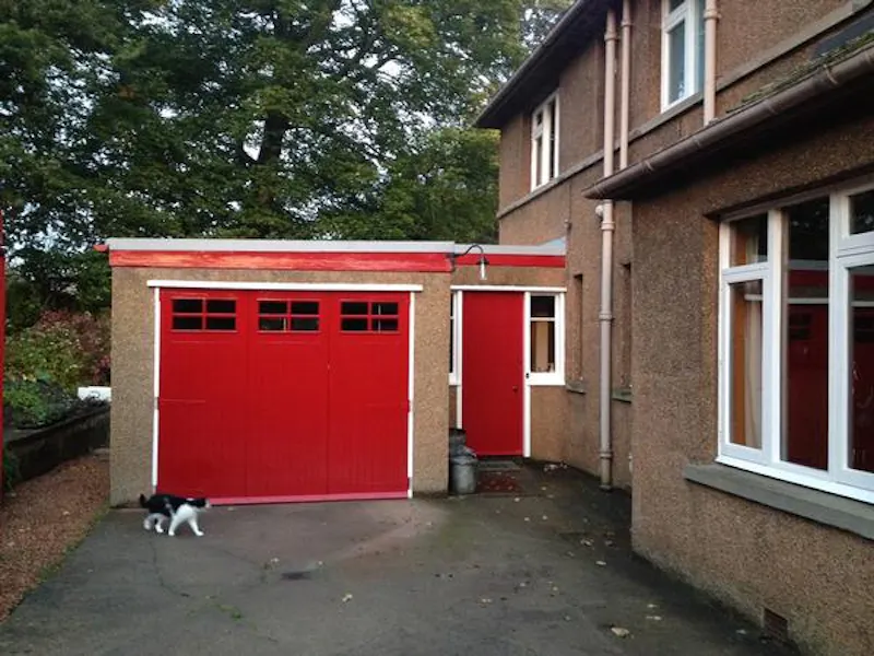 Garage at Film location D2226 in Scotland (photo 22)