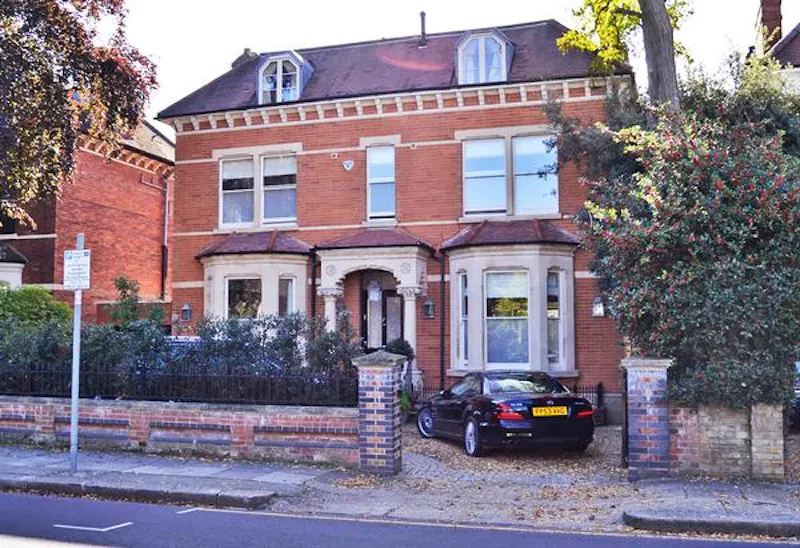 Driveway at Smart Putney house, B1698 (photo 1)