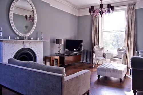 Smart Putney house, B1698