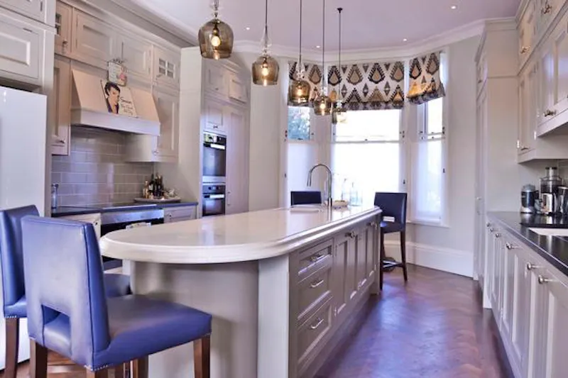 Kitchen at Smart Putney house, B1698 (photo 14)