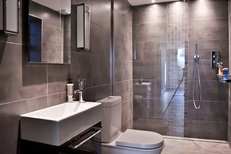 Bathroom at Smart Putney house, B1698 (photo 31)