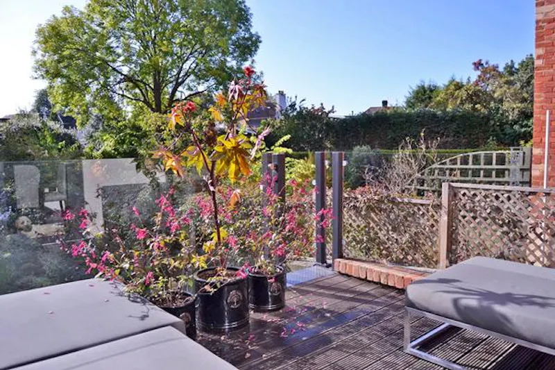 Balcony at Smart Putney house, B1698 (photo 36)