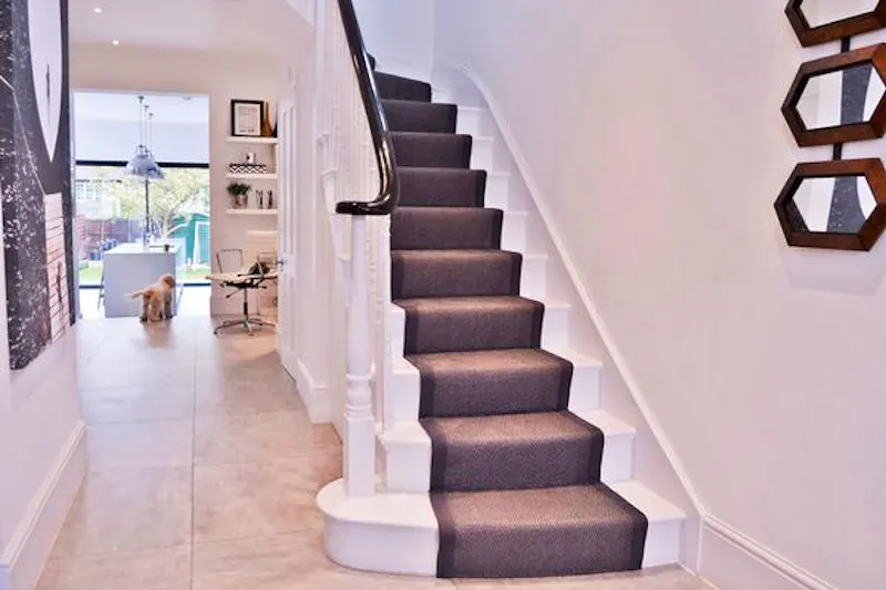 Staircase at Finchley family house, D2228 (photo 20)
