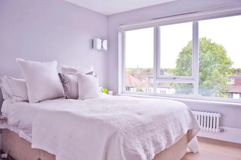 Bedroom at Finchley family house, D2228 (photo 21)