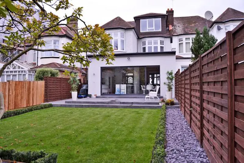Garden at Finchley family house, D2228 (photo 30)