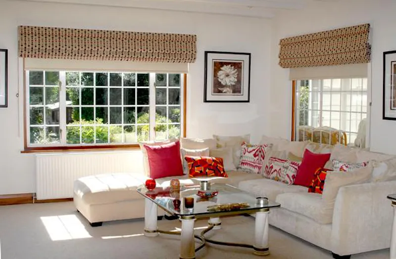 Living Room at Film location D2279 in London (photo 3)
