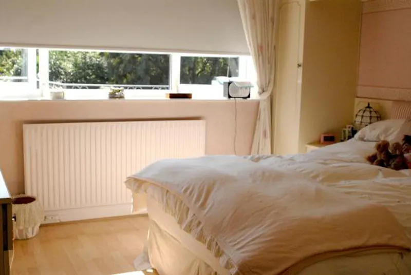 Bedroom at Film location D2279 in London (photo 32)