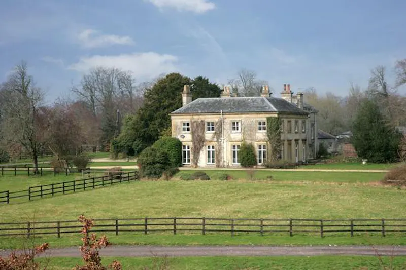 Garden at Yeovil country house with views, A1390 (photo 1)
