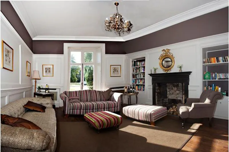 Drawing room at Yeovil country house with views, A1390 (photo 3)