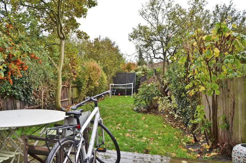 Garden at Turnham Green family home, B1699 (photo 20)