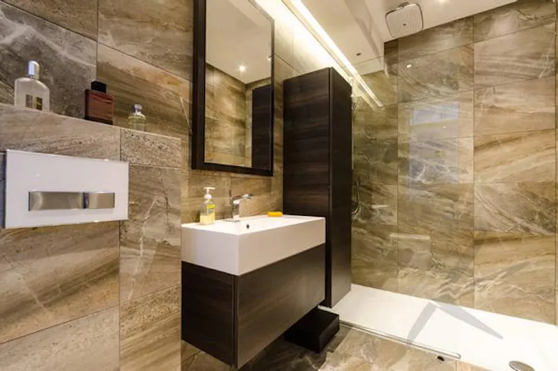 Shower at Colourful apartment in Notting Hill, F1095 (photo 14)