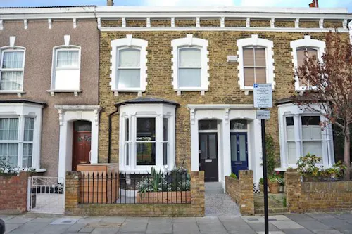 Terraced Stoke Newington house, B1702