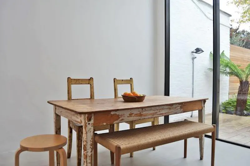 Dining room at Terraced Stoke Newington house, B1702 (photo 7)