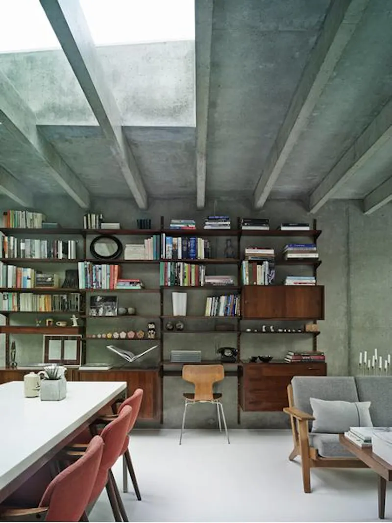Living Room at Concrete Clapham house , K408 (photo 2)