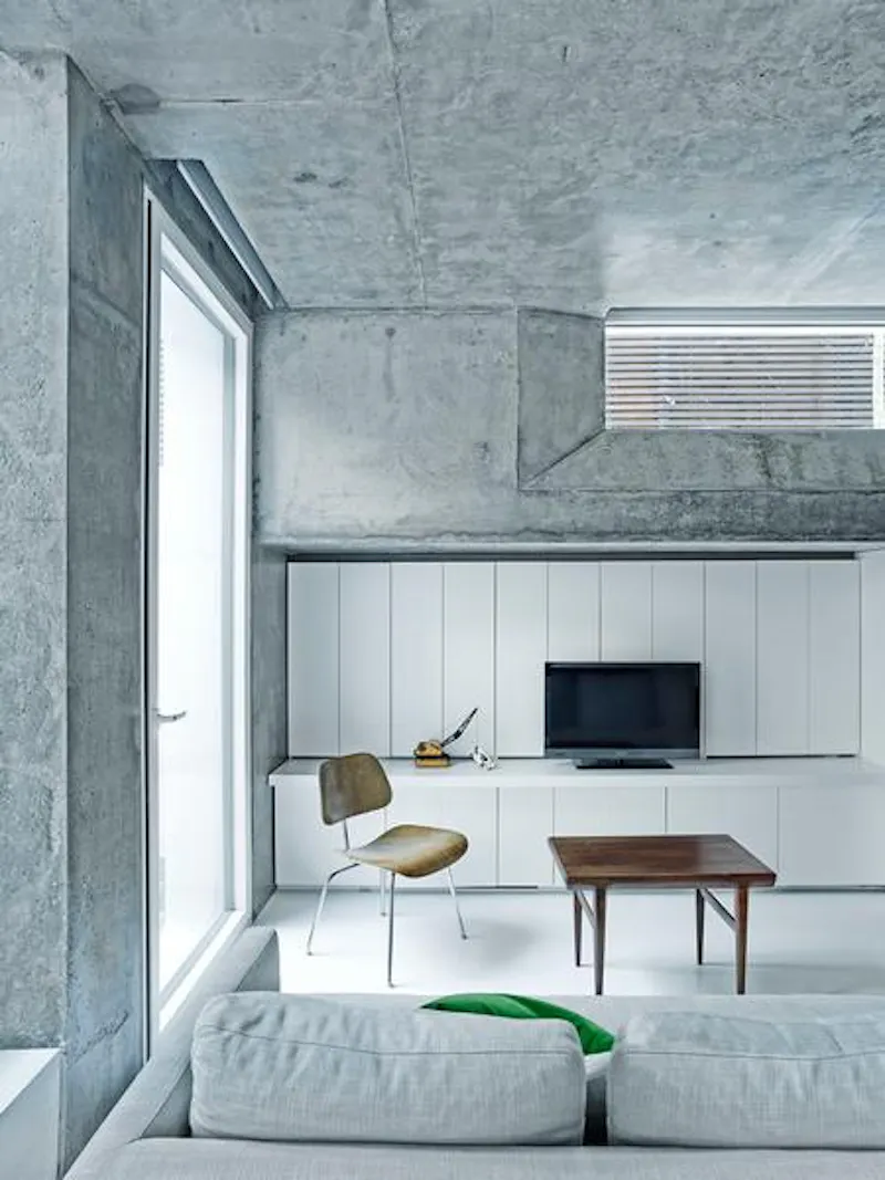 Living Room at Concrete Clapham house , K408 (photo 8)