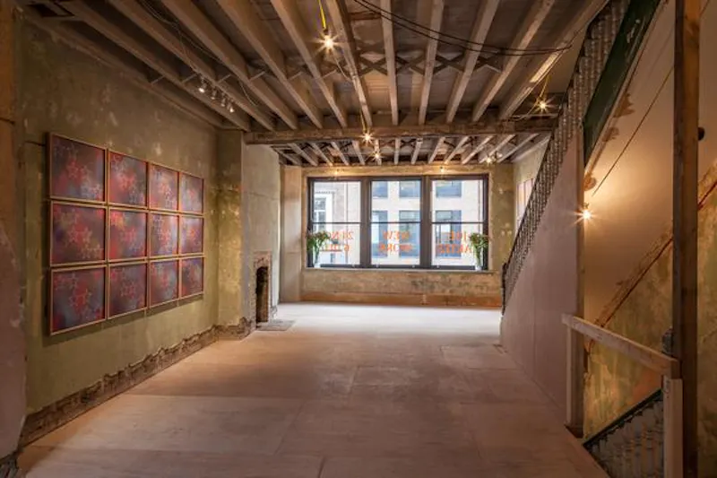 Beams at Soho studio, R797 (photo 2)