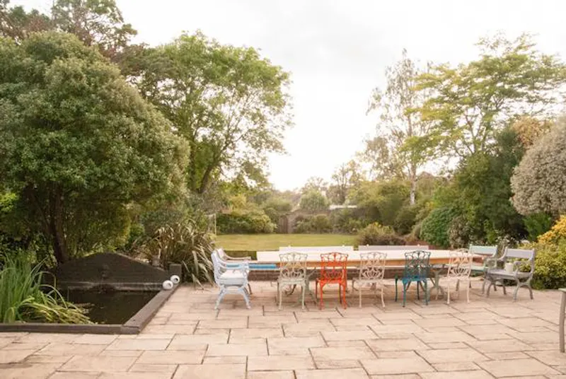 Terrace/Patio at Film location D2231 in London (photo 18)