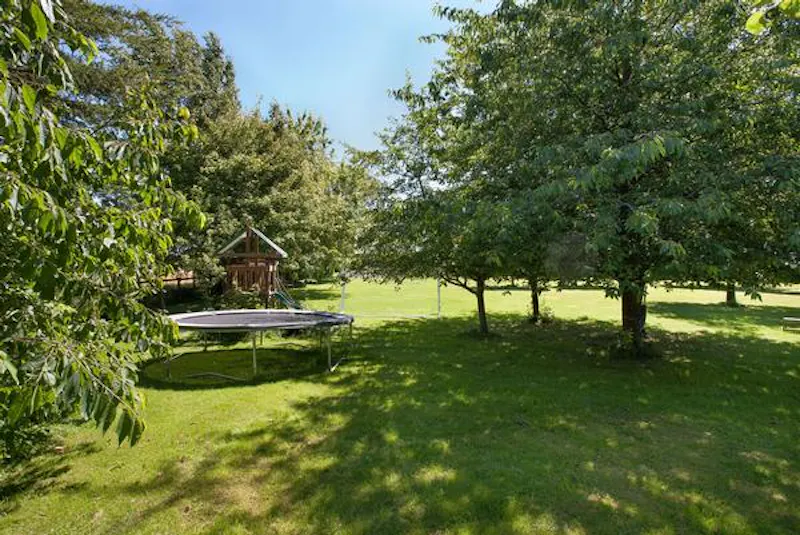 Summer house at Big Biddestone stone house, B1705 (photo 23)