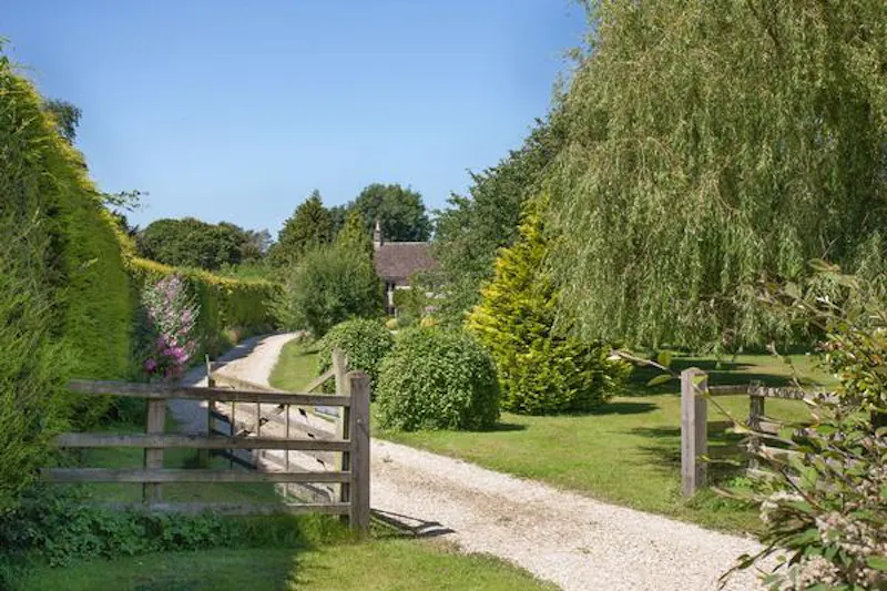 Driveway at Big Biddestone stone house, B1705 (photo 30)