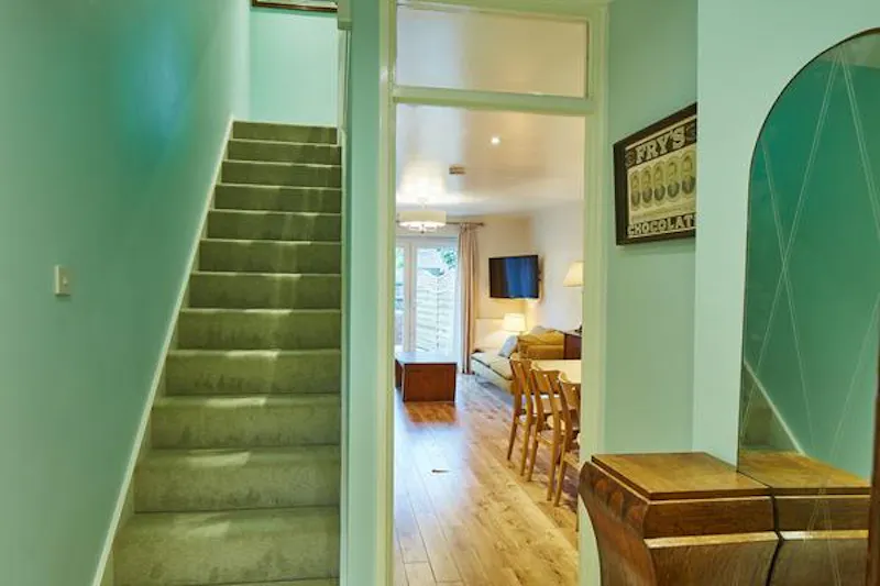 Staircase at Versatile house Waterloo, D2233 (photo 12)