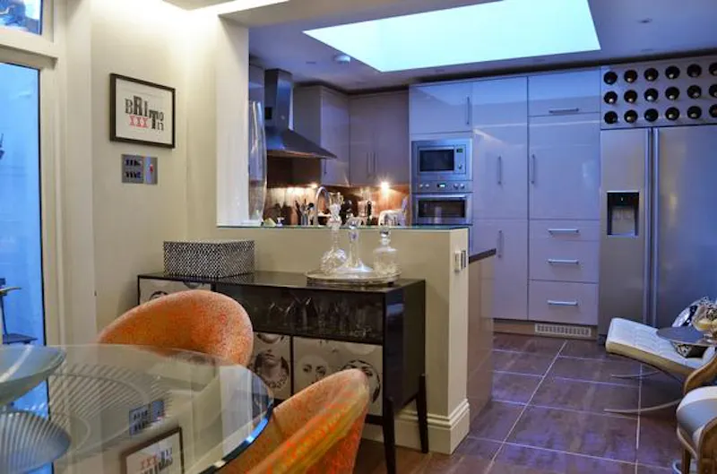 Colourful Herne Hill house, B1708 (photo 6)