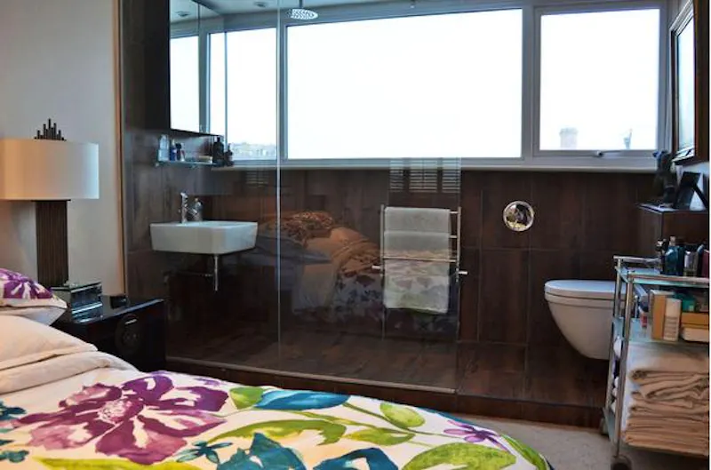 Bathroom at Colourful Herne Hill house, B1708 (photo 17)