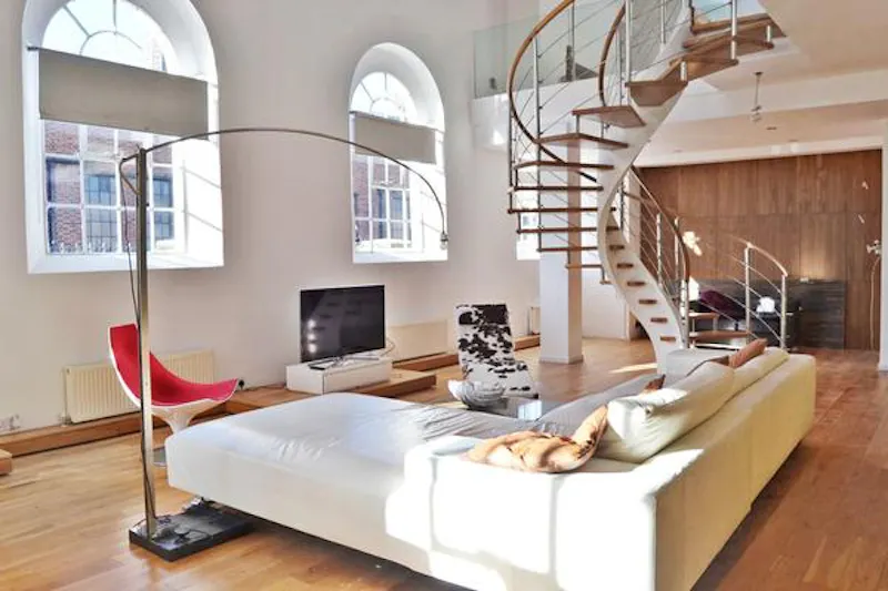 Living Room at Converted Greenwich church, Q114 (photo 6)