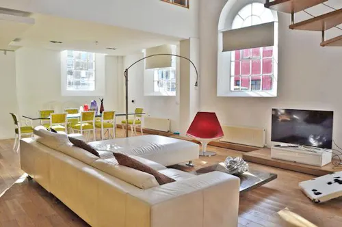 Converted Greenwich church, Q114