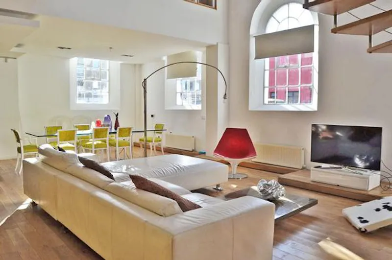 Converted Greenwich church, Q114 (photo 7)