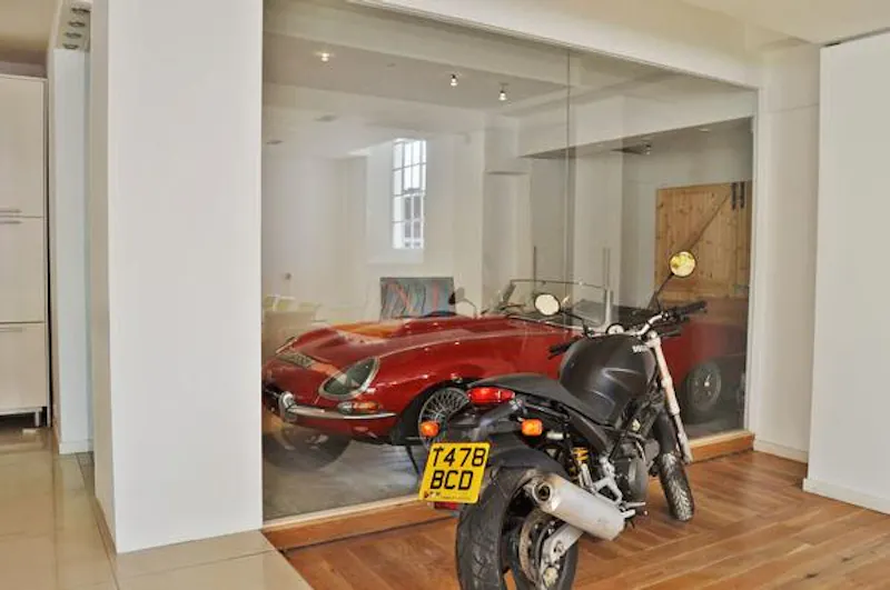 Converted Greenwich church, Q114 (photo 13)