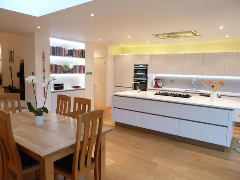 Detached  Ealing house, B1710 (photo 7)