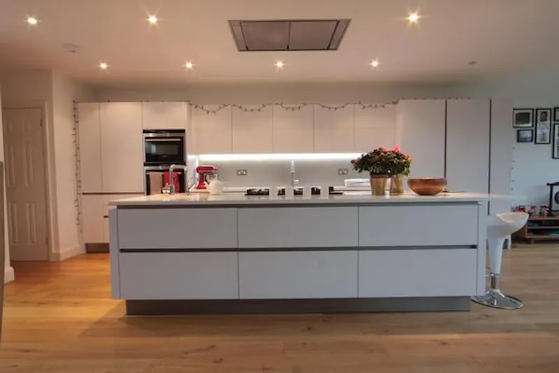 Detached  Ealing house, B1710 (photo 13)