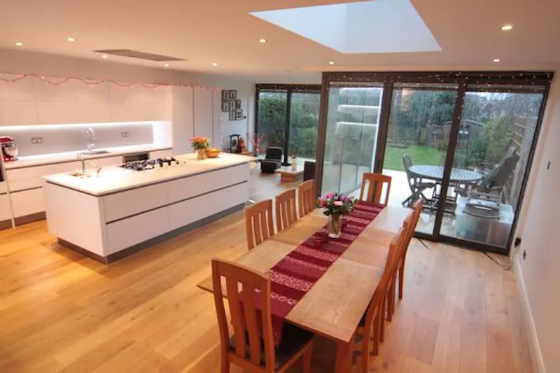 Detached  Ealing house, B1710 (photo 14)
