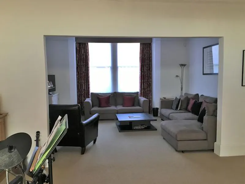 Living Room at Detached  Ealing house, B1710 (photo 21)