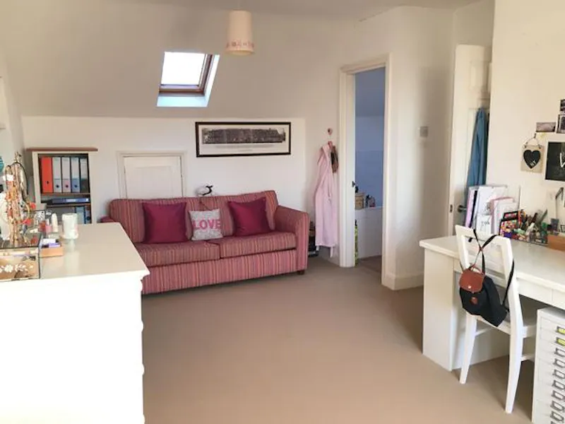 Detached  Ealing house, B1710 (photo 30)