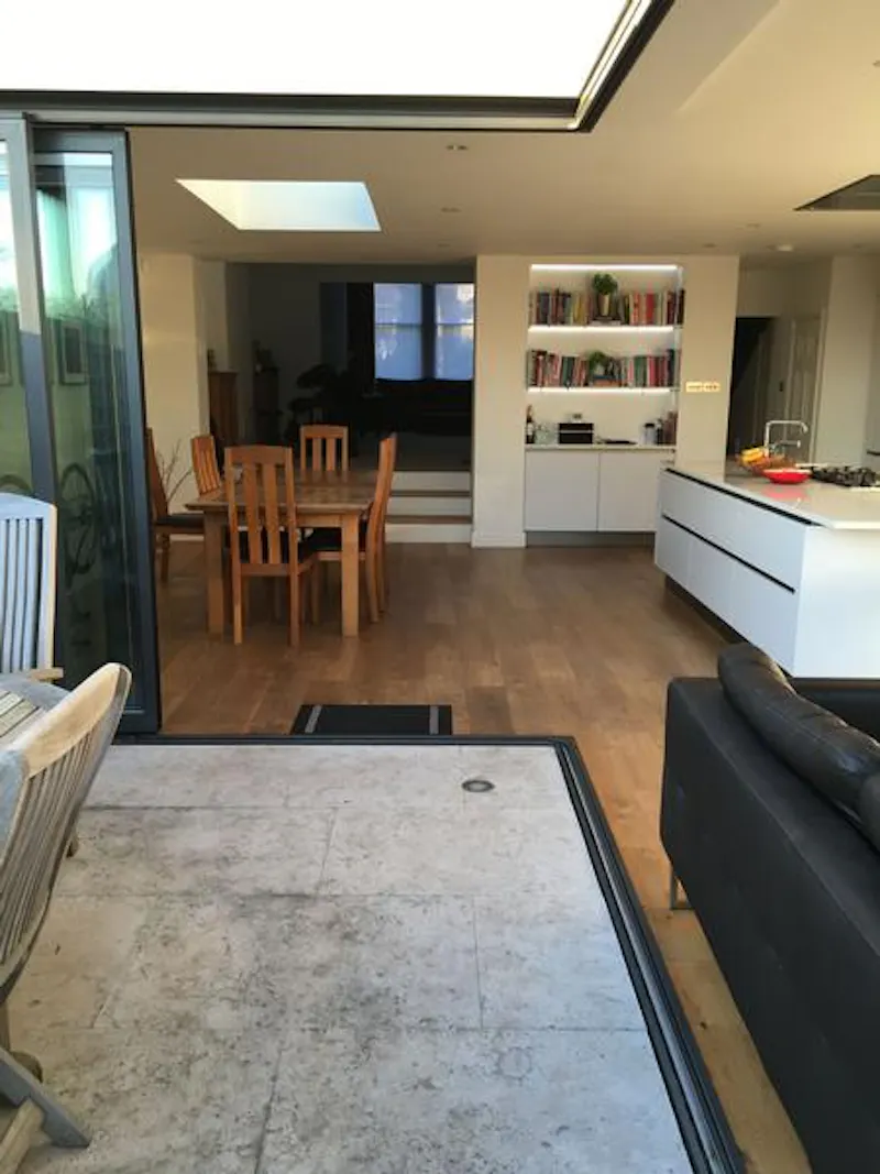 Detached  Ealing house, B1710 (photo 32)