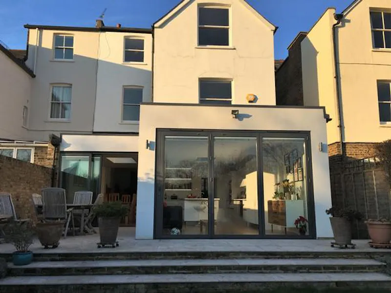 Detached  Ealing house, B1710 (photo 37)