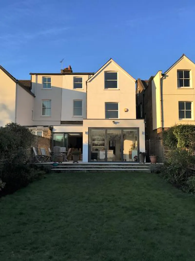 Detached  Ealing house, B1710 (photo 38)