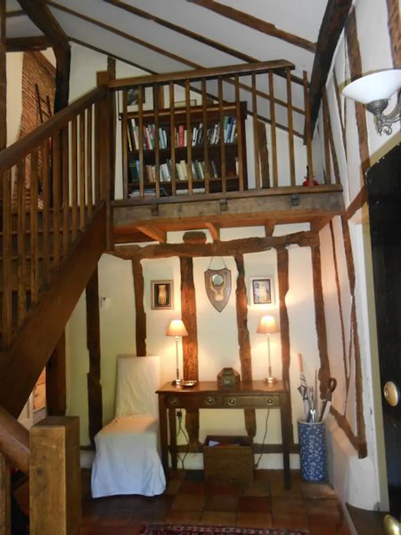 Entrance hall at Film location C862 in Suffolk (photo 7)