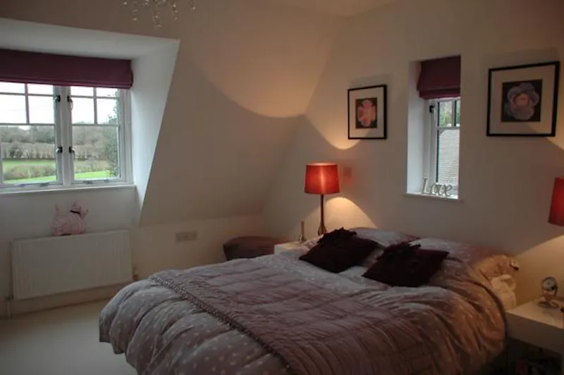 Bedroom at Film location D2236 in Hertfordshire (photo 24)