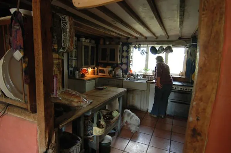 Beams at Rustic 50 acre farm near Aylesbury, Q116 (photo 8)