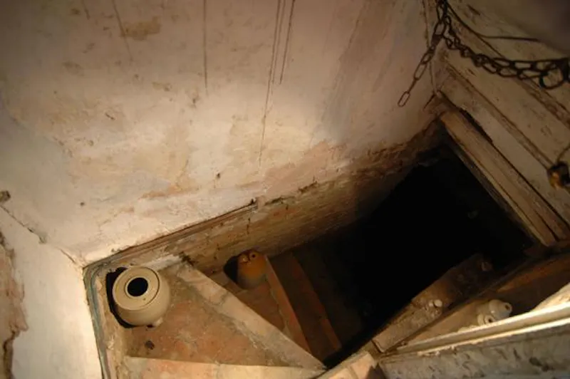 Staircase at Rustic 50 acre farm near Aylesbury, Q116 (photo 10)