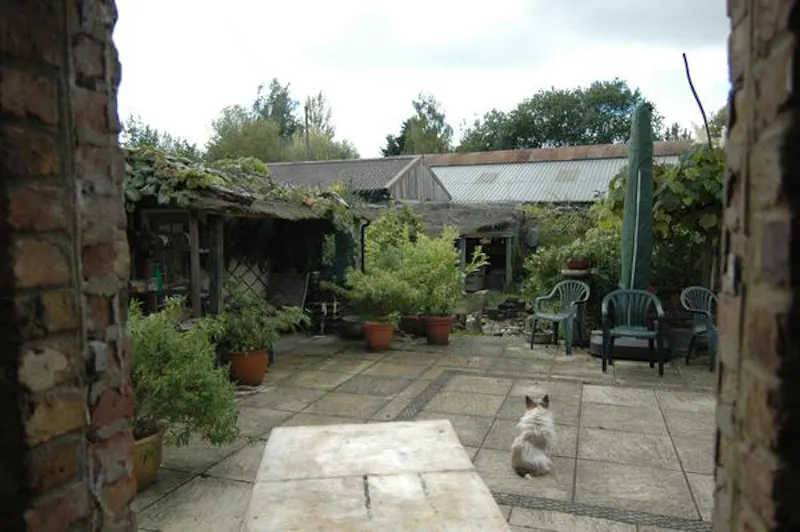 Stable / Outbuildings at Rustic 50 acre farm near Aylesbury, Q116 (photo 16)
