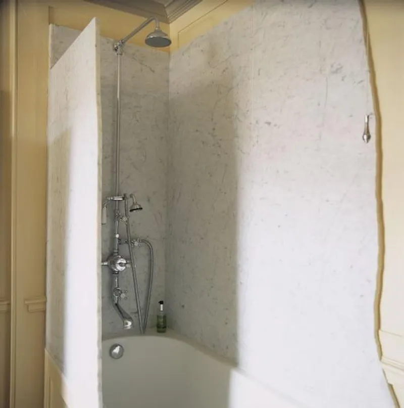 Bathroom at Fournier Street Huguenot house, A1402 (photo 15)