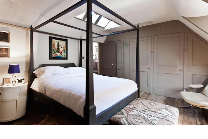 Bedroom at Fournier Street Huguenot house, A1402 (photo 16)